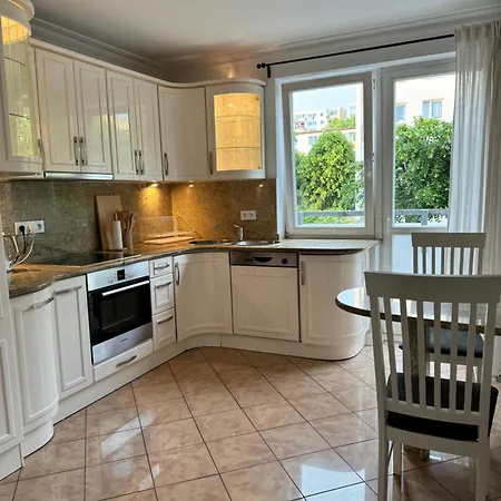 Sunny House Of Aries - Quiet & Central, Free Parking 소포트